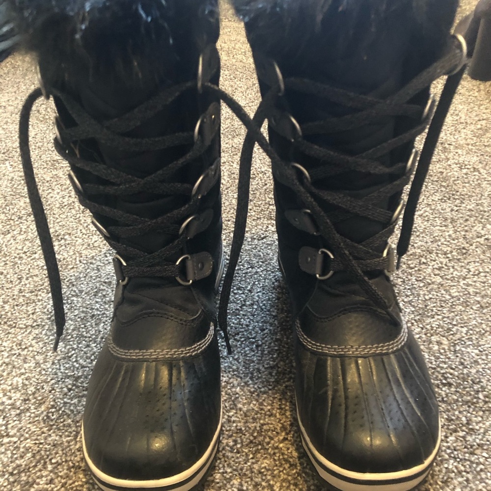 Sorel tie up boots